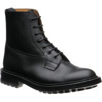 trickers grassmere in black calf grain