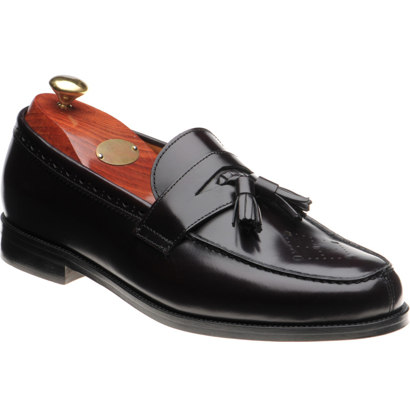 Model 27 tasselled loafers