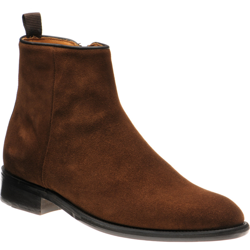 Model 70 Chelsea boots