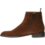 Model 70 Chelsea boots
