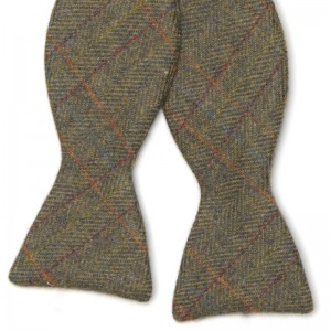 herring herring tweed bow tie in moorland green